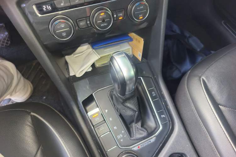 Used Volkswagen Tiguan 2018 330TSI All-Wheel-Drive Innovation Model Gear Lever