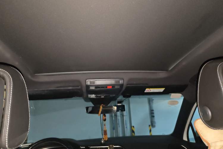 Used Volkswagen Tiguan 2018 380TSI Four-Wheel Drive R-Line Headliner