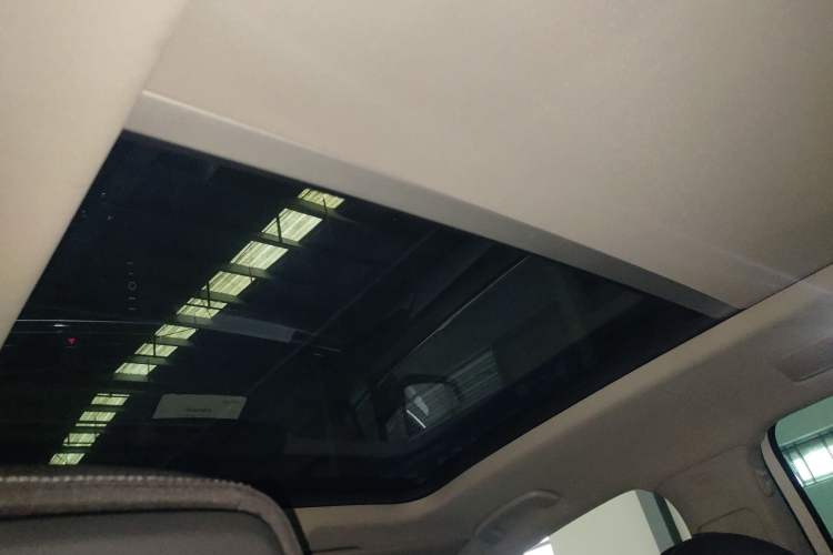 Used Volkswagen Tiguan 2018 280TSI Two-Wheel-Drive Elite Version Headliner