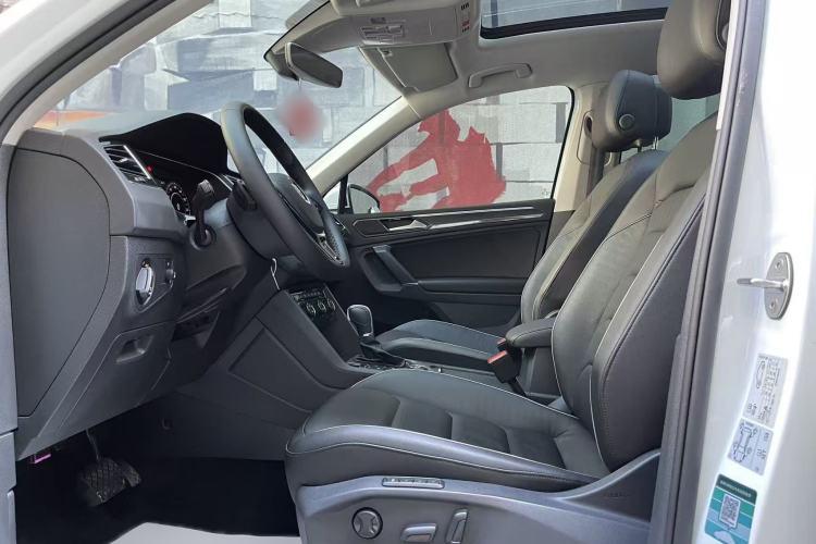 Used Volkswagen Tiguan 2018 330TSI Four-Wheel Drive High-End Model Interior 1