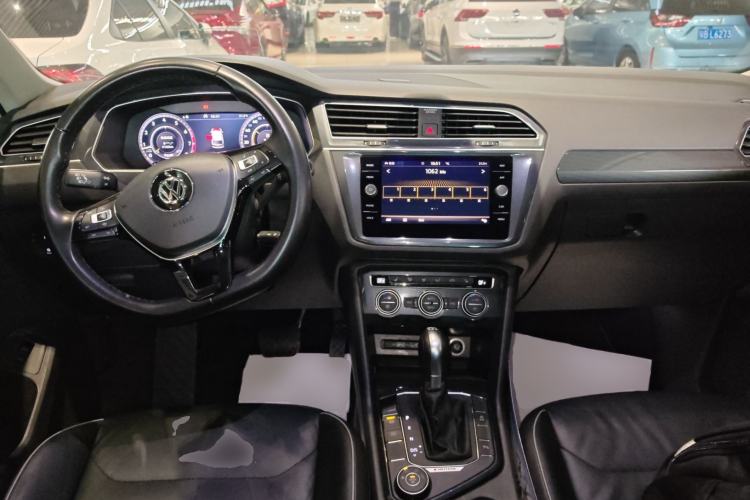 Used Volkswagen Tiguan 2018 330TSI All-Wheel-Drive Innovation Model Interior 2
