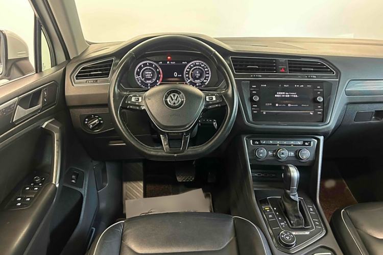 Used Volkswagen Tiguan 2018 330TSI All-Wheel-Drive Innovation Model Interior 2