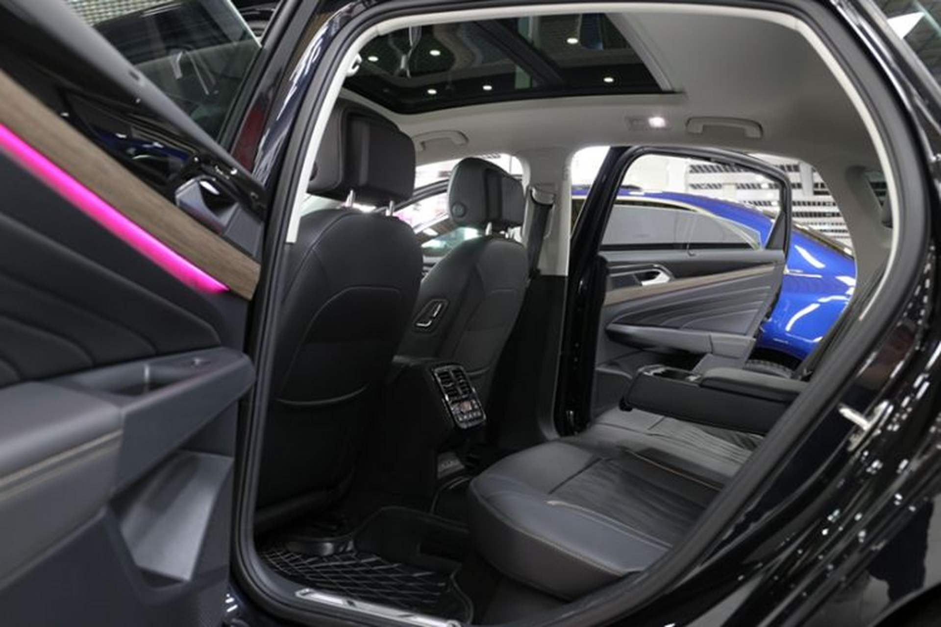 Used Volkswagen Tiguan 2018 330TSI All-Wheel-Drive Innovation Model Interior 3