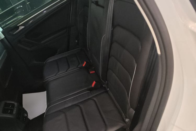 Used Volkswagen Tiguan 2018 330TSI All-Wheel-Drive Innovation Model Interior 4
