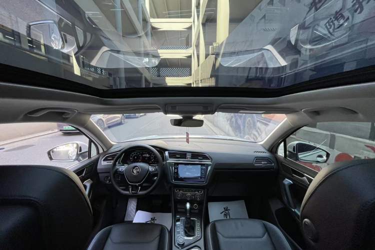 Used Volkswagen Tiguan 2018 330TSI Four-Wheel Drive High-End Model Interior 5