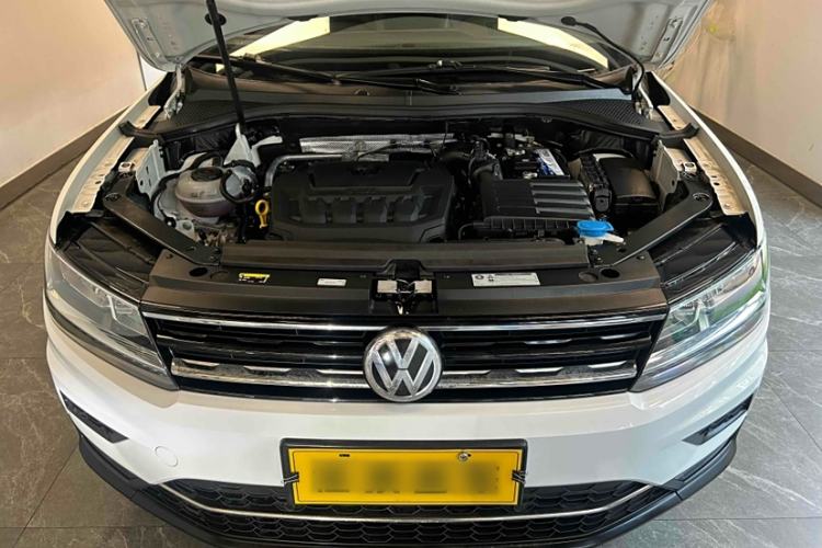 Used Volkswagen Tiguan 2018 330TSI All-Wheel-Drive Innovation Model Interior 6