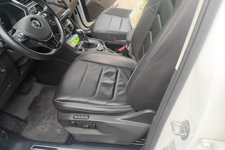 Used Volkswagen Tiguan 2018 330TSI All-Wheel-Drive Innovation Model Left Front Seat