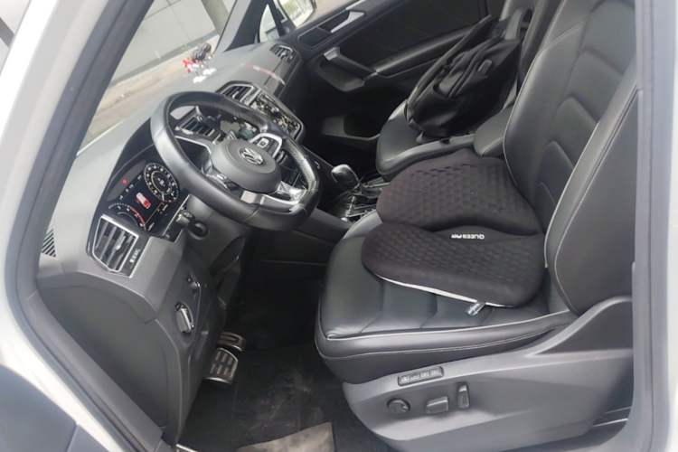Used Volkswagen Tiguan 2018 380TSI Four-Wheel Drive R-Line Left Front Seat