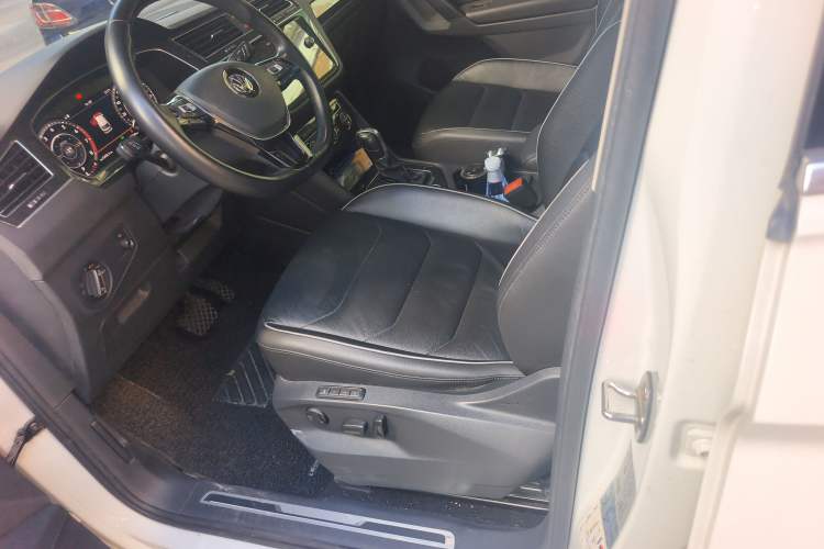 Used Volkswagen Tiguan 2018 330TSI All-Wheel-Drive Innovation Model Left Front Seat