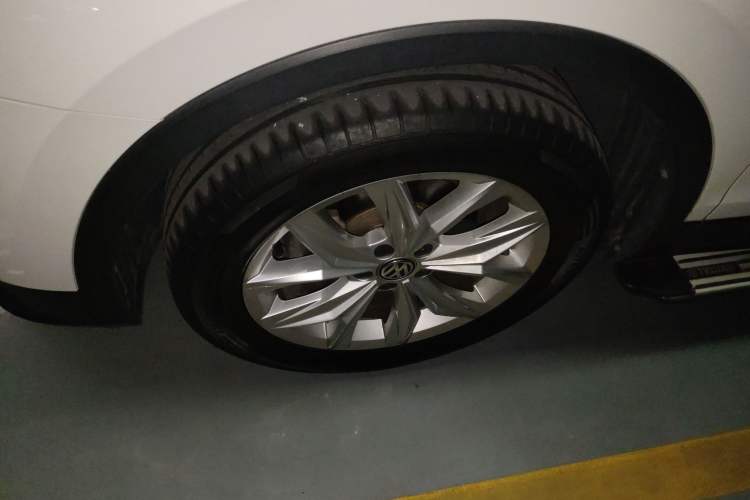 Used Volkswagen Tiguan 2018 280TSI Two-Wheel-Drive Elite Version Left Front Wheel Hub