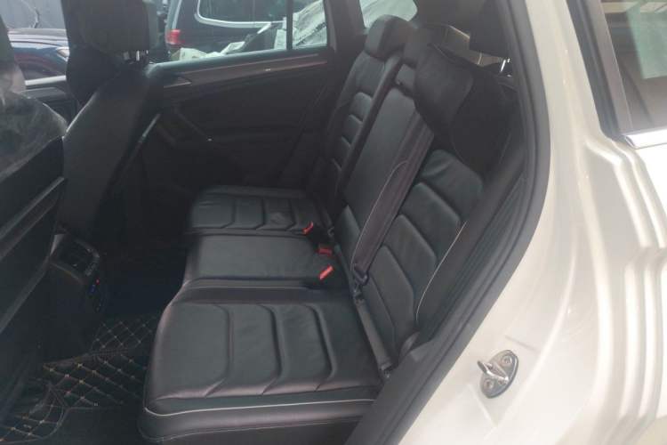 Used Volkswagen Tiguan 2018 380TSI Four-Wheel Drive R-Line Left Rear Seat