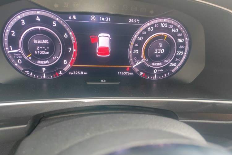 Used Volkswagen Tiguan 2018 380TSI Four-Wheel Drive R-Line Odometer Close Up