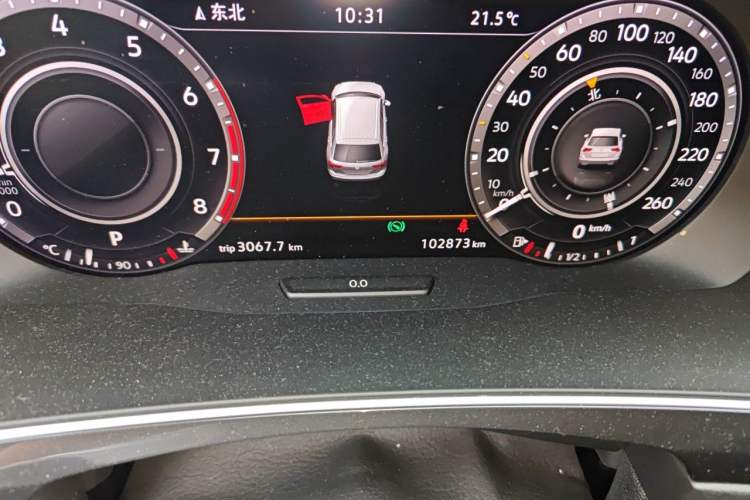 Used Volkswagen Tiguan 2018 380TSI Four-Wheel Drive R-Line Odometer Close Up