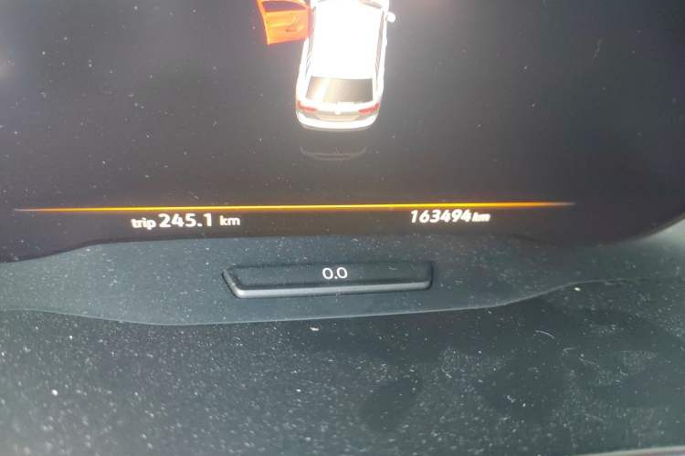 Used Volkswagen Tiguan 2018 380TSI Four-Wheel Drive R-Line Odometer Close Up