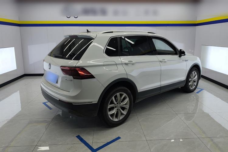 Used Volkswagen Tiguan 2018 330TSI All-Wheel-Drive Innovation Model Rear Right 45 Deg