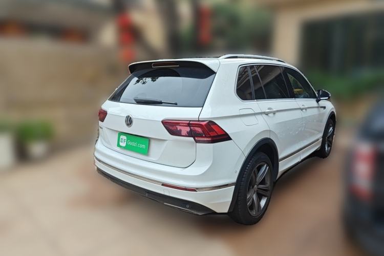Used Volkswagen Tiguan 2018 380TSI Four-Wheel Drive R-Line Rear Right 45 Deg