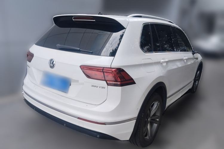 Used Volkswagen Tiguan 2018 380TSI Four-Wheel Drive R-Line Rear Right 45 Deg