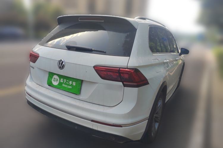 Used Volkswagen Tiguan 2018 380TSI Four-Wheel Drive R-Line Rear Right 45 Deg