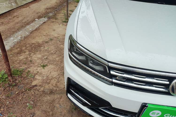 Used Volkswagen Tiguan 2018 380TSI Four-Wheel Drive R-Line Right Front Headlight
