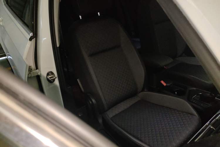 Used Volkswagen Tiguan 2018 280TSI Two-Wheel-Drive Elite Version Right Front Seat