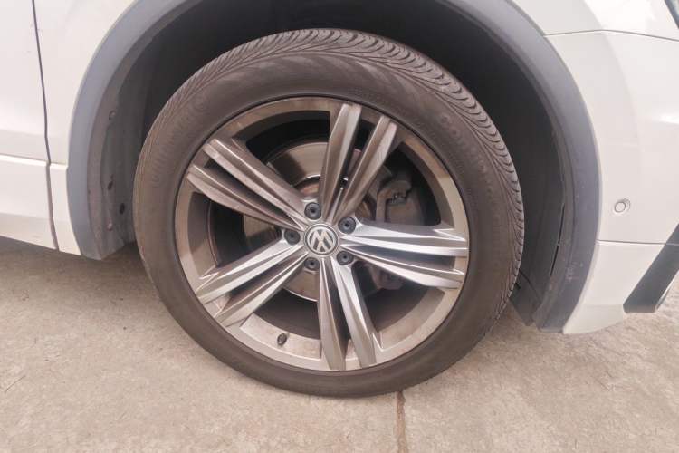 Used Volkswagen Tiguan 2018 380TSI Four-Wheel Drive R-Line Right Front Wheel Hub