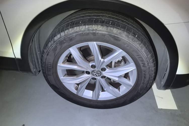 Used Volkswagen Tiguan 2018 330TSI All-Wheel-Drive Innovation Model Right Front Wheel Hub