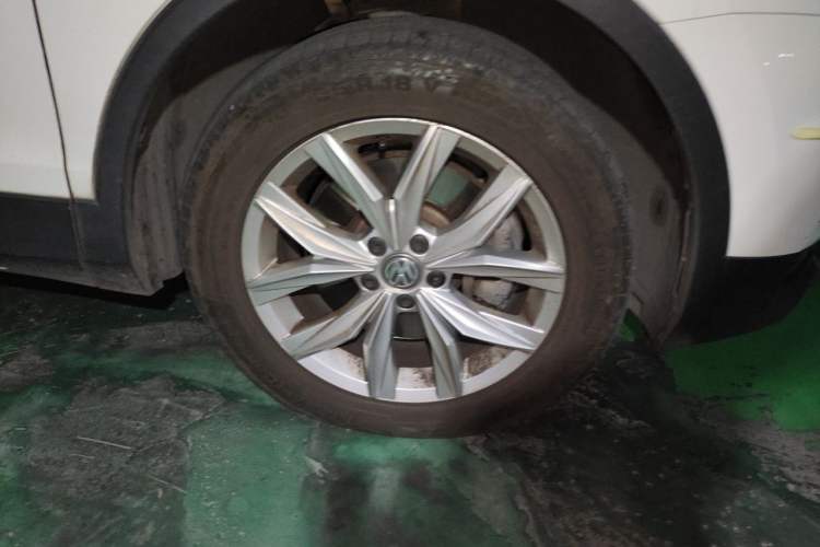 Used Volkswagen Tiguan 2018 330TSI All-Wheel-Drive Innovation Model Right Front Wheel Hub