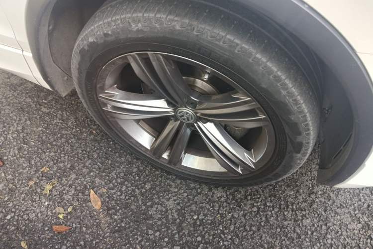 Used Volkswagen Tiguan 2018 330TSI Four-Wheel Drive High-End Model Right Front Wheel Hub