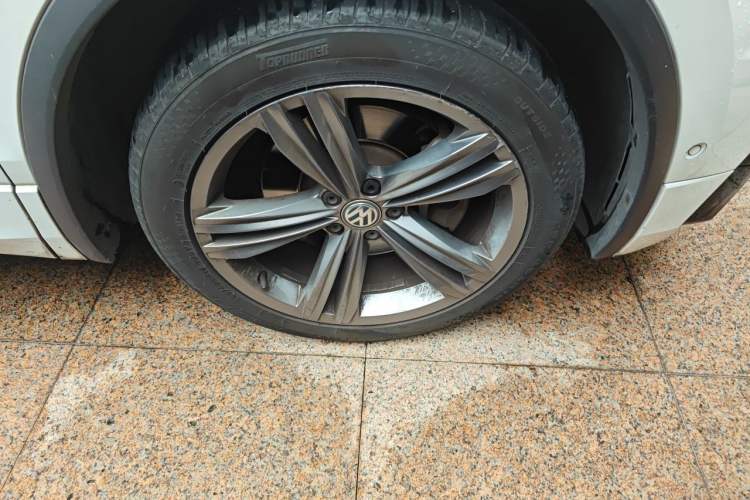 Used Volkswagen Tiguan 2018 380TSI Four-Wheel Drive R-Line Right Front Wheel Hub