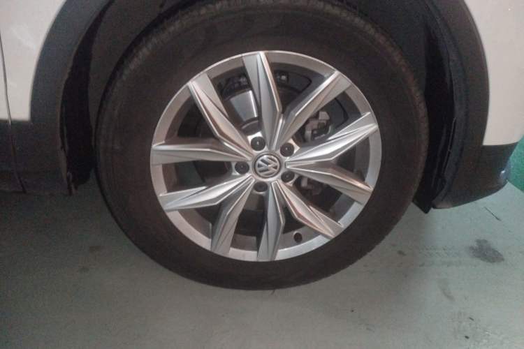 Used Volkswagen Tiguan 2018 280TSI Two-Wheel-Drive Elite Version Right Front Wheel Hub