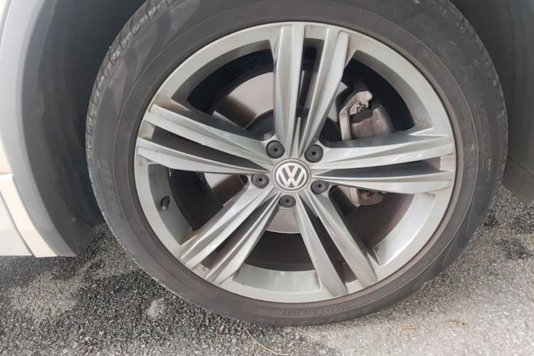Used Volkswagen Tiguan 2018 380TSI Four-Wheel Drive R-Line Right Front Wheel Hub