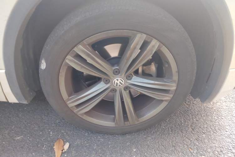 Used Volkswagen Tiguan 2018 380TSI Four-Wheel Drive R-Line Right Front Wheel Hub