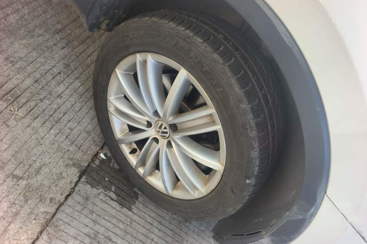 Used Volkswagen Tiguan 2018 330TSI All-Wheel-Drive Innovation Model Right Front Wheel Hub