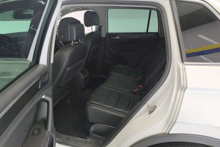 Used Volkswagen Tiguan 2018 330TSI All-Wheel-Drive Innovation Model Right Rear Seat