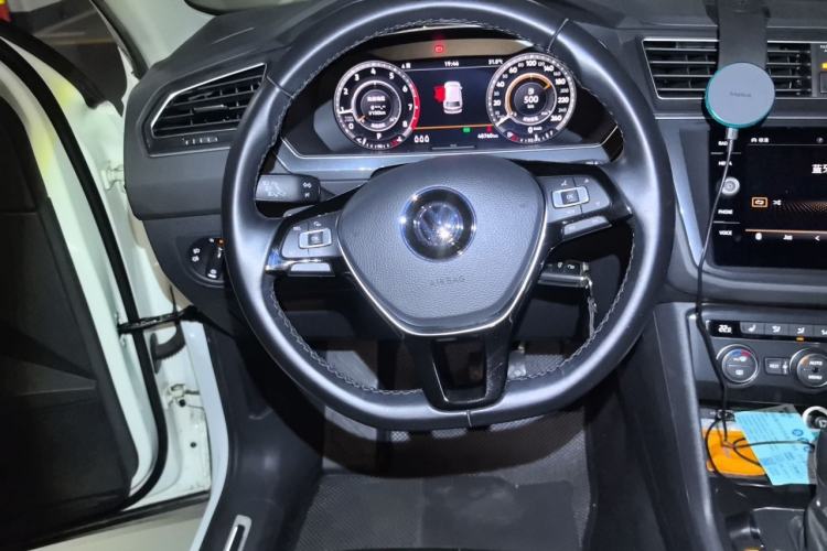 Used Volkswagen Tiguan 2018 330TSI All-Wheel-Drive Innovation Model Steering Wheel