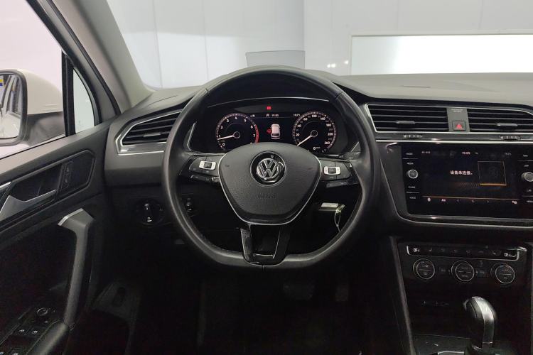 Used Volkswagen Tiguan 2018 330TSI All-Wheel-Drive Innovation Model Steering Wheel
