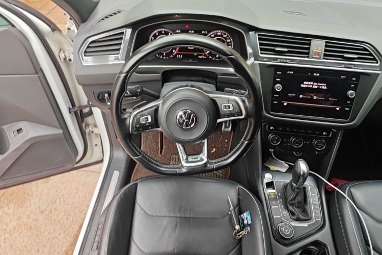 Used Volkswagen Tiguan 2018 380TSI Four-Wheel Drive R-Line Steering Wheel