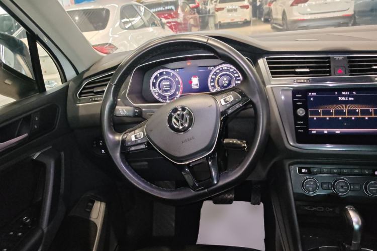 Used Volkswagen Tiguan 2018 330TSI All-Wheel-Drive Innovation Model Steering Wheel