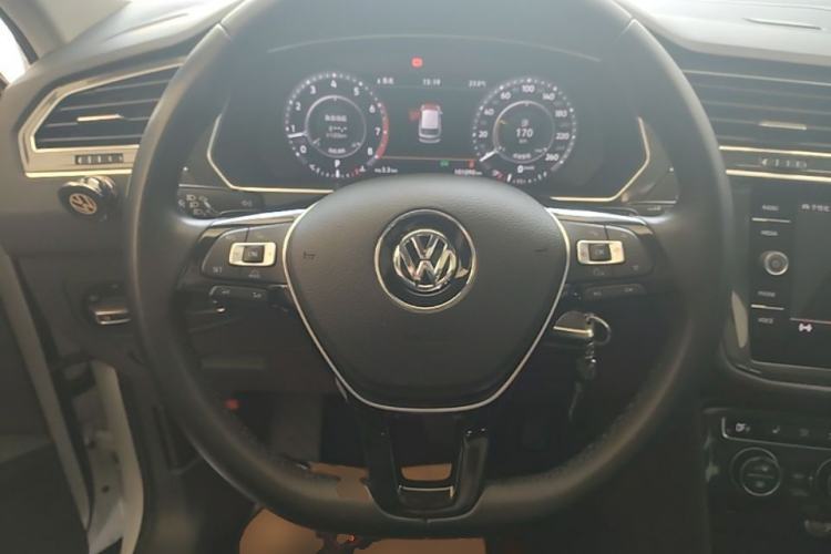 Used Volkswagen Tiguan 2018 330TSI All-Wheel-Drive Innovation Model Steering Wheel