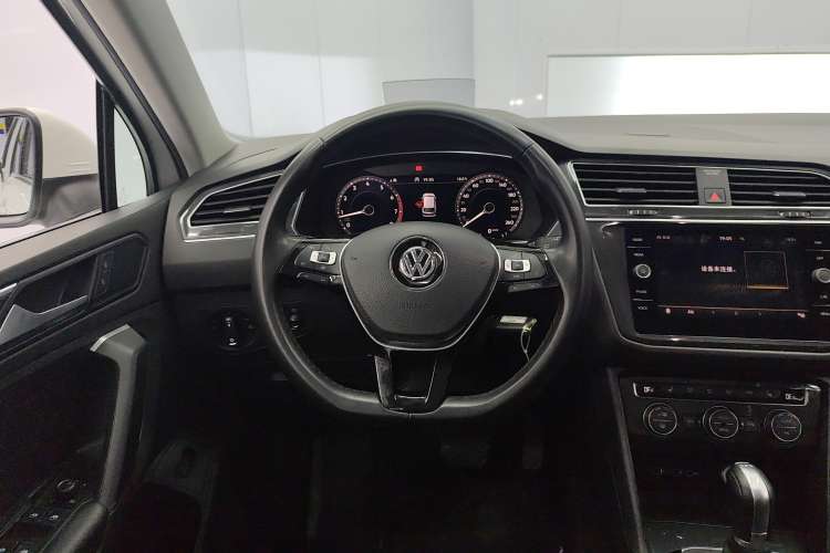 Used Volkswagen Tiguan 2018 330TSI All-Wheel-Drive Innovation Model Steering Wheel