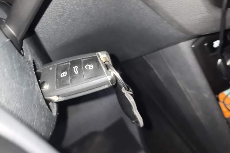 Used Volkswagen Tiguan 2018 330TSI All-Wheel-Drive Innovation Model Vehicle Key