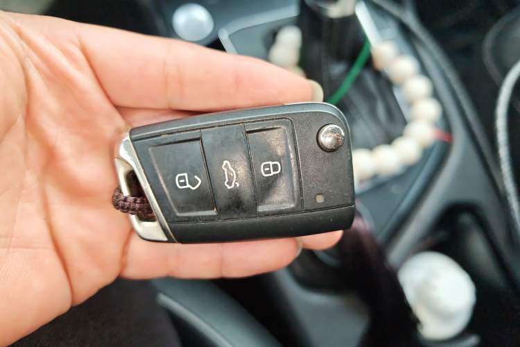 Used Volkswagen Tiguan 2018 380TSI Four-Wheel Drive R-Line Vehicle Key