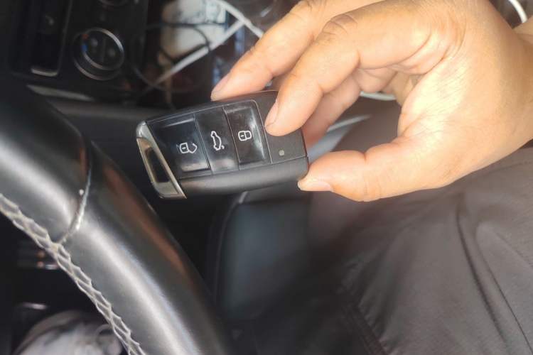Used Volkswagen Tiguan 2018 380TSI Four-Wheel Drive R-Line Vehicle Key