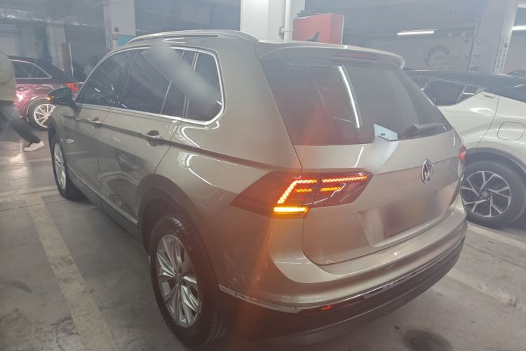 Used Volkswagen Tiguan 2018 330TSI All-Wheel-Drive Innovation Model Rear Left 45 Deg