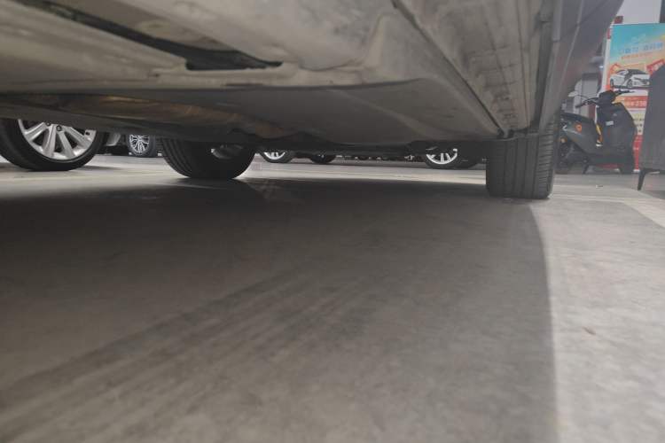 Used Volkswagen Tiguan 2018 330TSI All-Wheel-Drive Innovation Model Right Side Sill