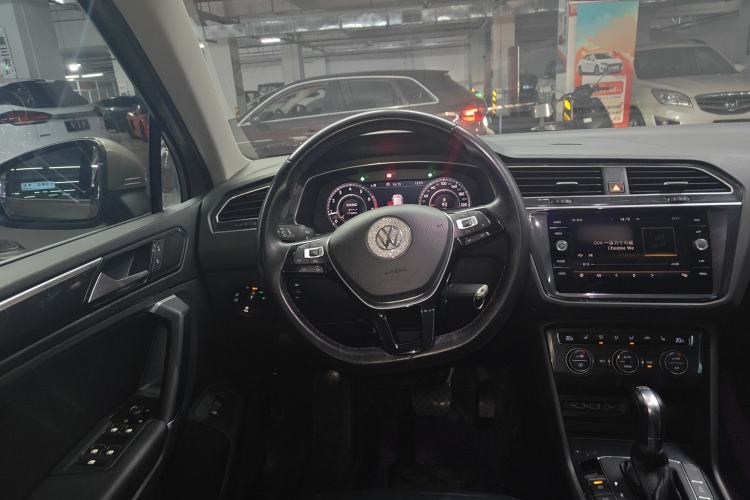 Used Volkswagen Tiguan 2018 330TSI All-Wheel-Drive Innovation Model Steering Wheel