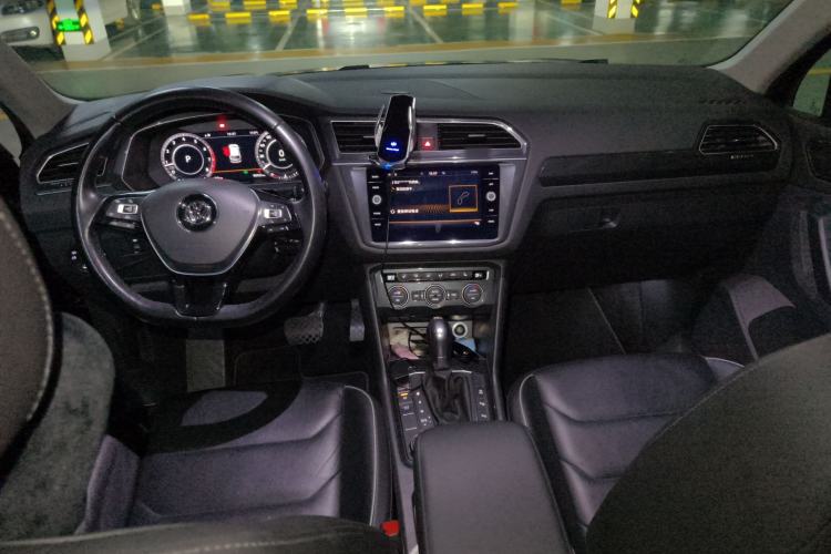 Used Volkswagen Tiguan 2019 330TSI All-Wheel-Drive Innovation Model Center Console