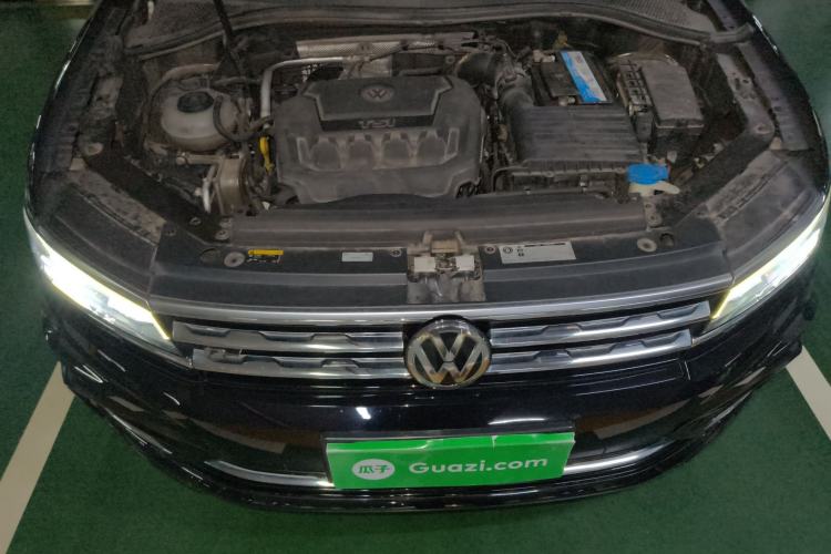 Used Volkswagen Tiguan 2019 330TSI All-Wheel-Drive Innovation Model Engine Bay