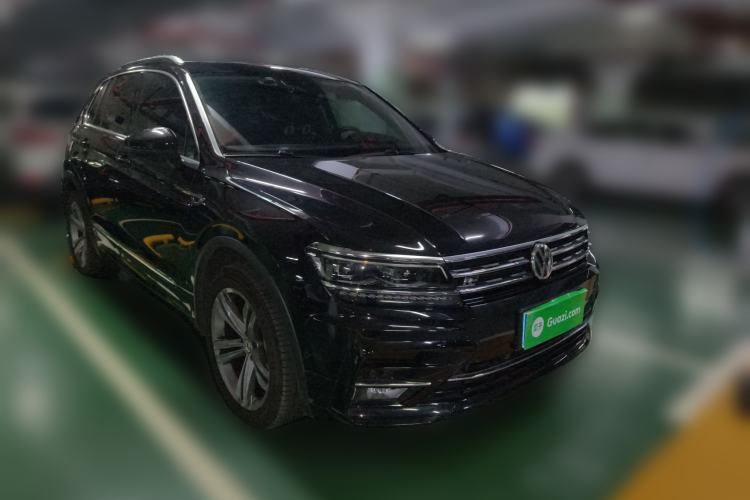 Used Volkswagen Tiguan 2019 330TSI All-Wheel-Drive Innovation Model Front Right 45 Deg