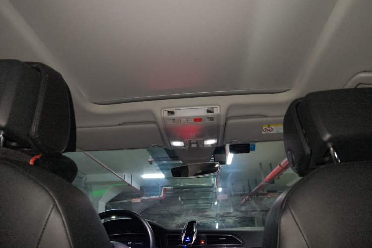 Used Volkswagen Tiguan 2019 330TSI All-Wheel-Drive Innovation Model Headliner